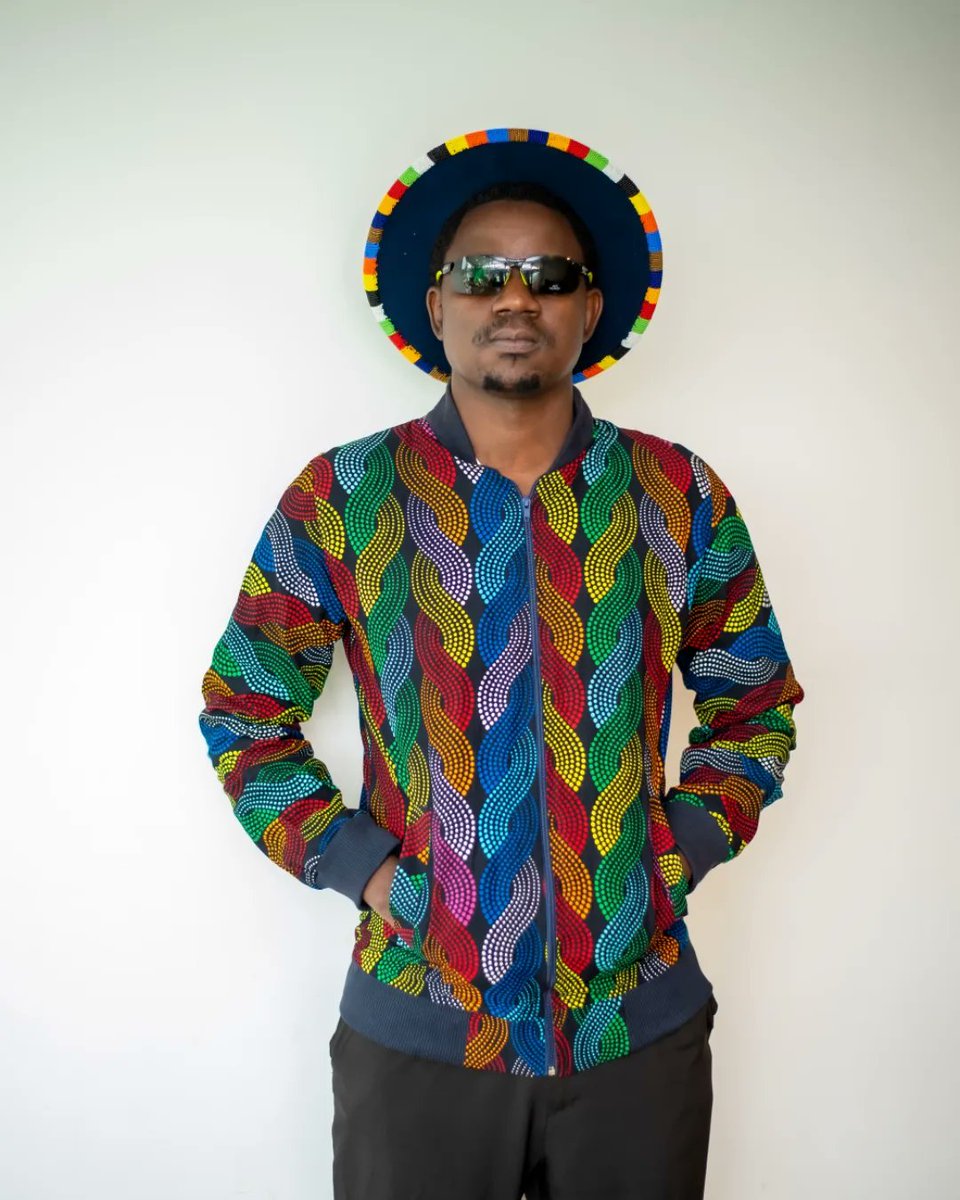 ni_plug's tweet photo. Colorful Bomba Jacket, Sunglasses, Fedora Hat, and Sandals. Plug into @solidad_temple Closet via https://t.co/KKMYjYLZxW and let your outfit be as vibrant as your personality.

#investinafricacreatewealth #bomba #jacket
#investinafrica #fashion #instagood #explorepage #styleinspo https://t.co/LmXW0XivDt