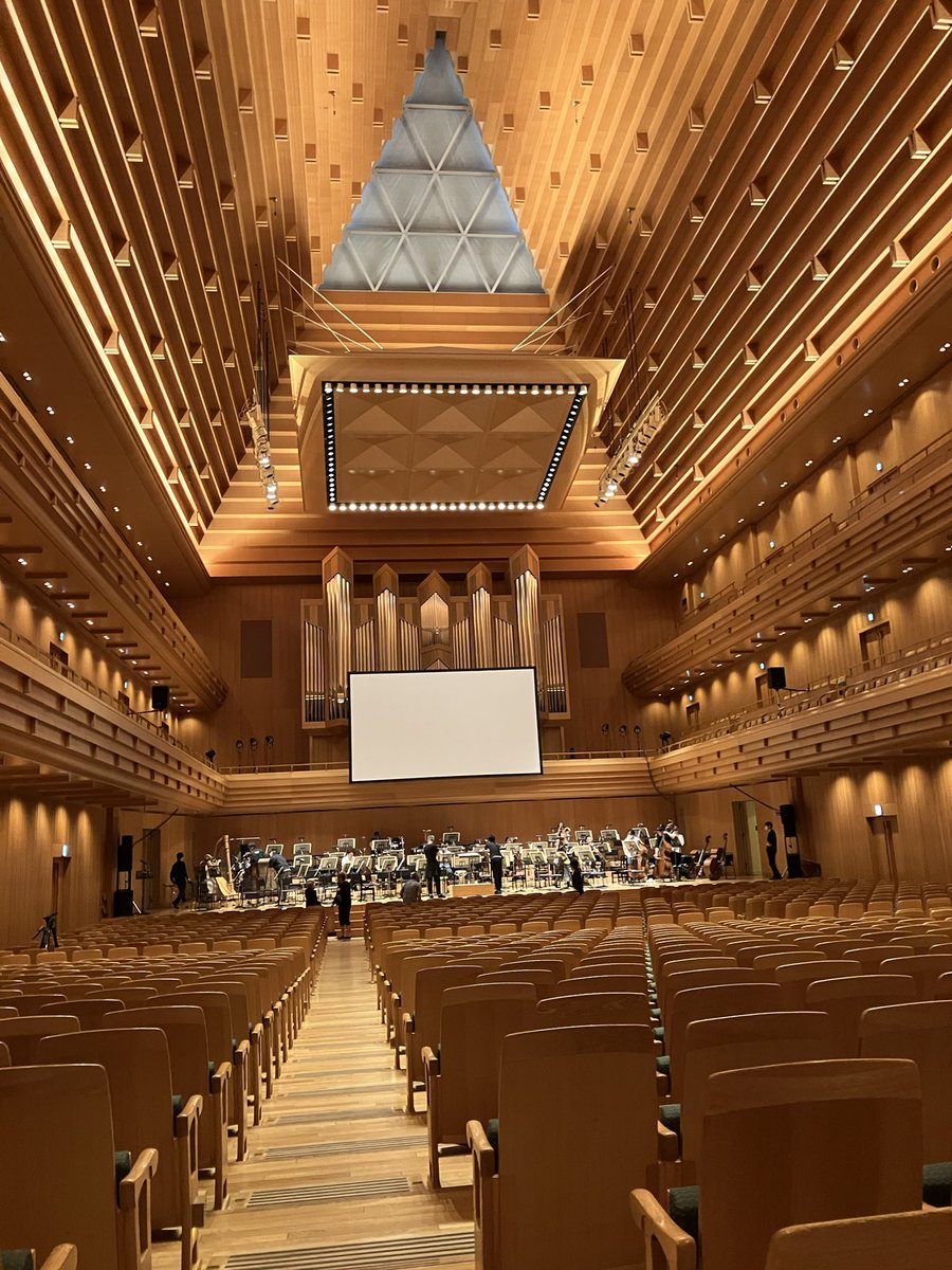ANY_ent_info's tweet photo. 子どもの感性を育てるクラシック名曲コンサート、東京オペラシティにて1回目が終わりました！音楽もお話もとっても楽しく盛り上がりました✨✨みんな、楽しかっ��かな？
このあと16時15分から、本日2回目開演！当日券も若干数あります！ https://t.co/LBzNPcArIK