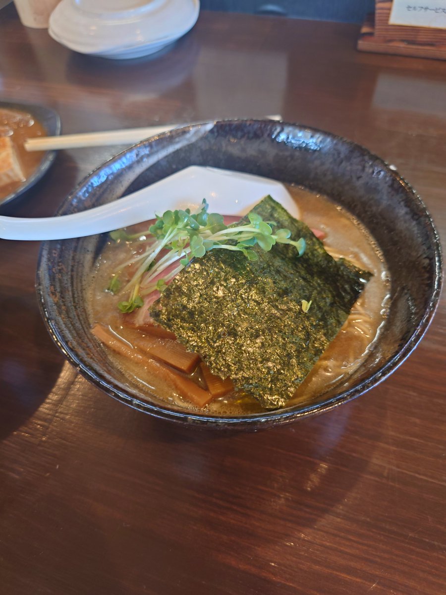 Nureyev_hoshido's tweet photo. とあるラーメン屋に行ってきました♪ https://t.co/gHRRsIgzEg