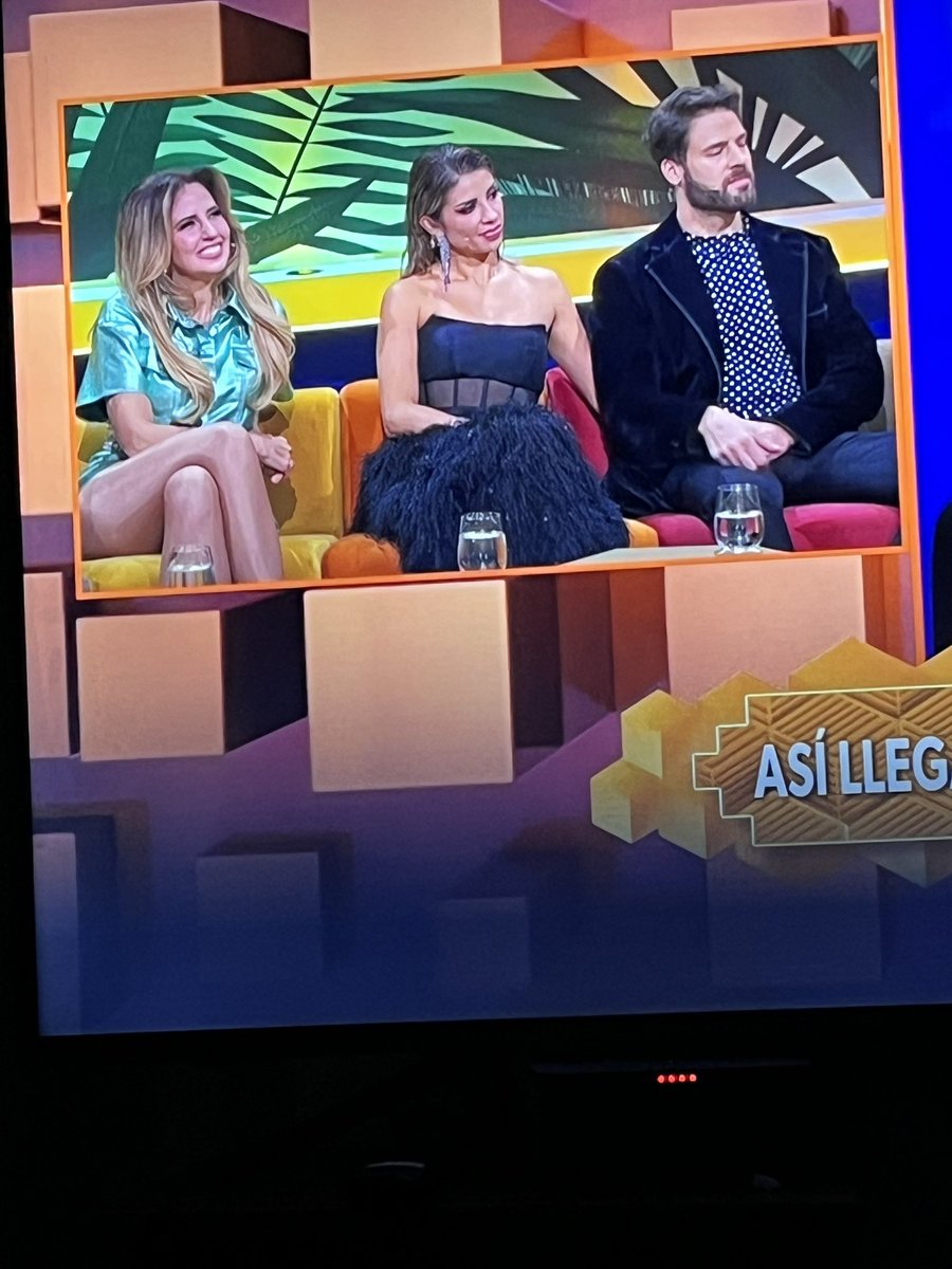 yazzmarian's tweet photo. La cara de envidia de Ferka viendo la cápsula de Wendy. #LaCasaDeLosFamosoMexico #TeamWendyGuevara https://t.co/YouCXOf8YL