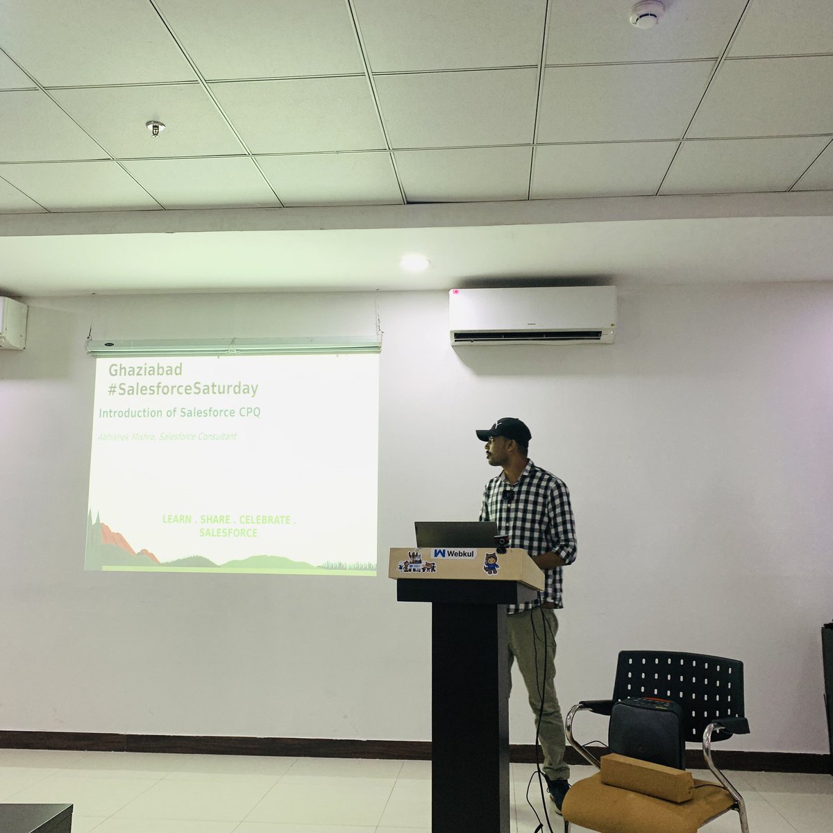 Tarun Gupta ๐๏ธ #MarketingChampion #Slack #DataDev (@thetarunguptaa) on Twitter photo Started the session of CPQ with <a href="/Abhi_mishra1996/">Abhishek Mishra</a>
Well explained
Learn and grow togetherโจ๏ธ๐
#beatrailblazer
#TrailblazerCommunity
#Salesforce
#trailhead <a href="/SFNPGhaziabad/">Salesforce Nonprofit User Group, Ghaziabad, India</a> <a href="/anant_maks/">Anant Garg</a> <a href="/SFNoidaNPGroup/">Noida India Nonprofit Group</a> <a href="/gauravkala07/">gaurav kala</a> @justjeetsingh @prakeshsahu Started the session of CPQ with <a href="/Abhi_mishra1996/">Abhishek Mishra</a>
Well explained
Learn and grow togetherโจ๏ธ๐
#beatrailblazer
#TrailblazerCommunity
#Salesforce
#trailhead <a href="/SFNPGhaziabad/">Salesforce Nonprofit User Group, Ghaziabad, India</a> <a href="/anant_maks/">Anant Garg</a> <a href="/SFNoidaNPGroup/">Noida India Nonprofit Group</a> <a href="/gauravkala07/">gaurav kala</a> @justjeetsingh @prakeshsahu