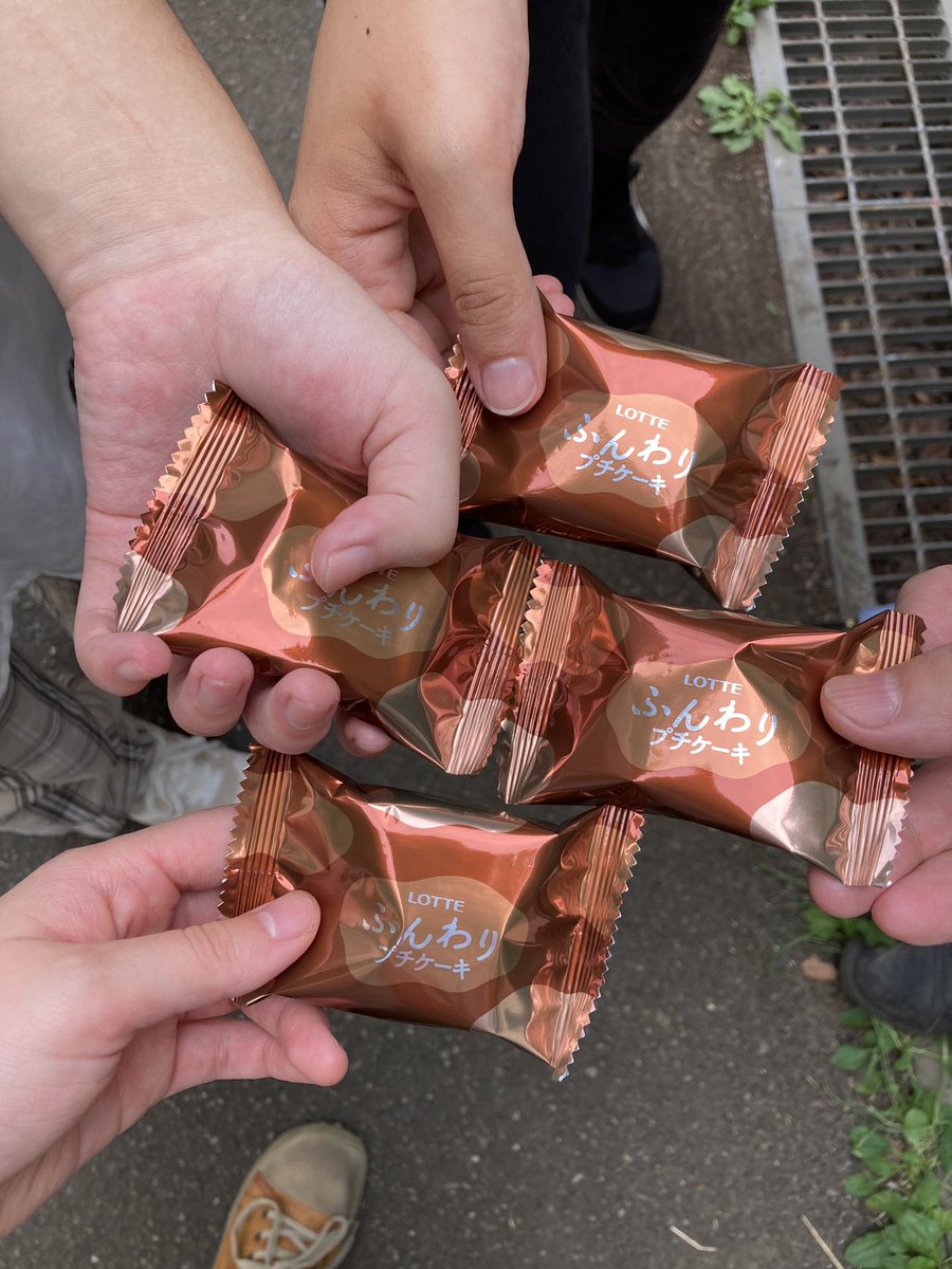 etc_public's tweet photo. おはようございます、E.T.C.です！先日、下CHの掃除を行いました！！
部員の作った大道具がたくさん保管されてあるので掃除は大変でしたが、とてもスッキリしました！✨
部活動では大道具も作ったりするので、工作やDIYが好きな方ぜひお待ちしています！！ https://t.co/e05lKRESdc