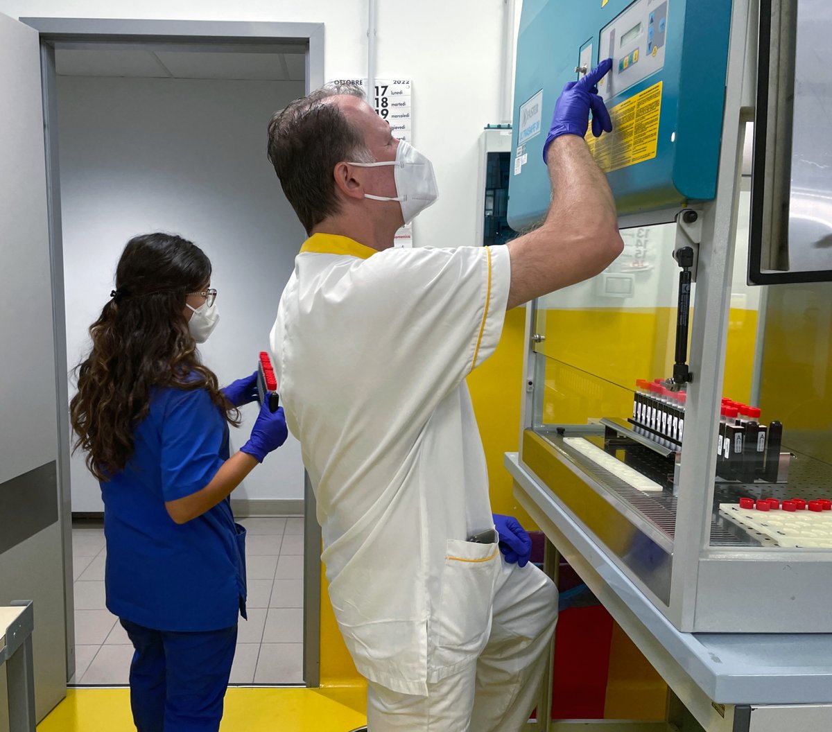 Nel #Laboratorio del Policlinico Duilio Casula 🔬 si lavora in team per raggiungere grandi risultati 💪

#AouCaSiCuraDiTe
#AouCa #labuonasanità #labuonacomunicazione #PoliclinicoDuilioCasula