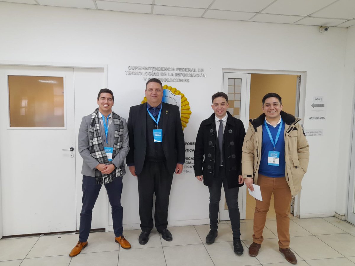 MartinIgnacioRN's tweet photo. Aprovechamos también la recepción de las áreas especializadas de las distintas fuerzas federales para conocer su labor en tecnología forense, análisis e investigaciones digitales y apoyo técnico 
#PFA #GNA #PNA https://t.co/UzdGLBBJfp