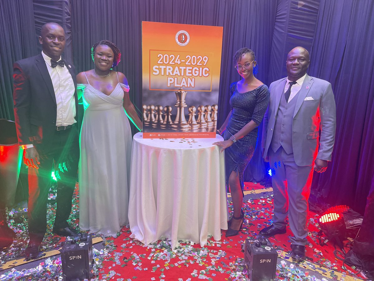 AcekFL_Kenya's tweet photo. Future leaders @getandaivy @otienogallo @akoth_ouda @noella_fay @JohnJai32516199 Mary Abungu ,@jkuat_ses student leaders Taliani ,Ancet ,@mukesa_mmu Winnie, @Stephen96614294 during the #IEKPresidentDinner https://t.co/WKld1JbY2C