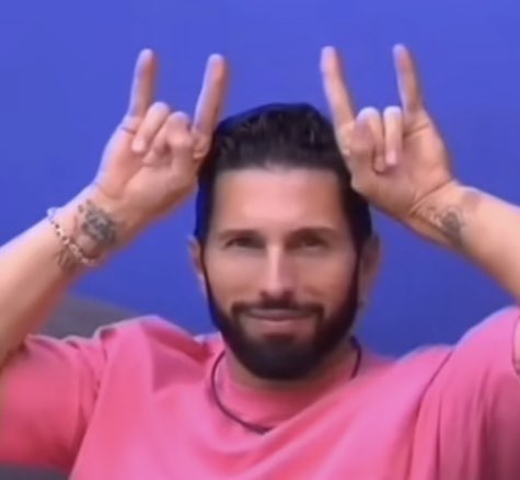 Gabriel67023240's tweet photo. En esta pelea somos #TeamPoncho  🤟🤟🤟😎 @_PonchoDeNigris #TeamInfierno #LaCasaDeLosFamososMx https://t.co/5qDabqEB3R