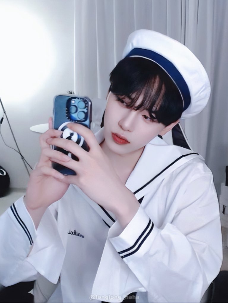 longlong_haha's tweet photo. 😊

#정현 #이정현 #JUNGHYUN https://t.co/KgFoqm5sEw