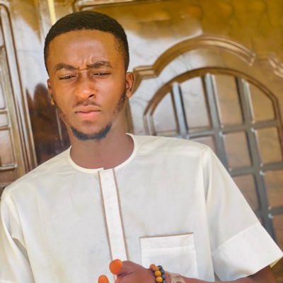 bashman442's tweet image. Your most unhappy customers are your greatest source of learning.

The real designer is here 👨‍🎨 

I don’t design clothes. I design dreams.💯