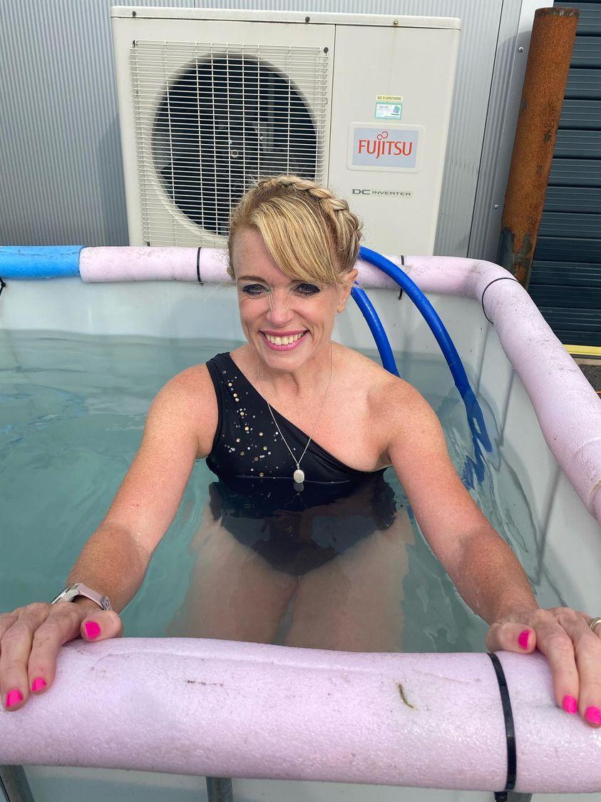 BodyPositive13's tweet photo. Use to be ice in my drinks on a Friday night 🤣🥶❄🤘💙
Thanks Dawnstalkers
Best Summer Yard Party Ever #festfestival #icebathing #icebath #cardiff #barryisland #wales #cardiffmums #FridayFeeling #coldwatertherapy https://t.co/Lo1rwOpzpM