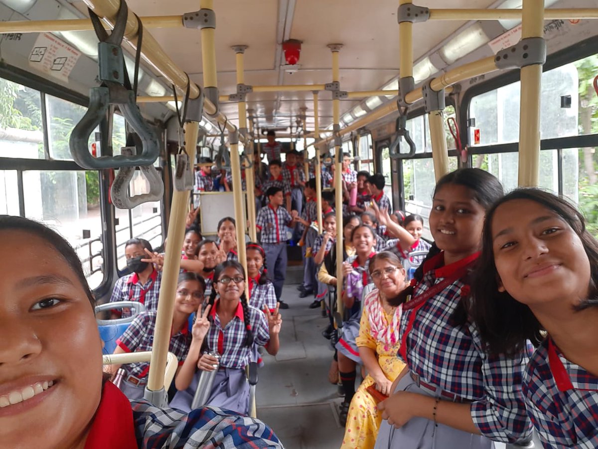 ViharKv's tweet photo. A visit to 𝐍𝓪𝓽𝓲𝓸𝓷𝓪𝓵 C𝓻𝓪𝓯𝓽𝓼 𝓜𝓾𝓼𝓮𝓾m
#MinistryofTextiles
@KVS_HQ 
@kvs_ro https://t.co/3oepKKC41L