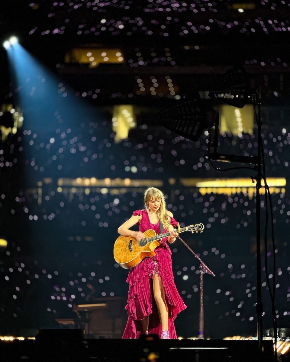 TSTheErasTourSG's tweet photo. 🎸🎹 | Tonight’s surprise songs for LA N2 are “Our Song” and “You Are In Love” #LATSTheErasTour https://t.co/AsHO22qhJ9