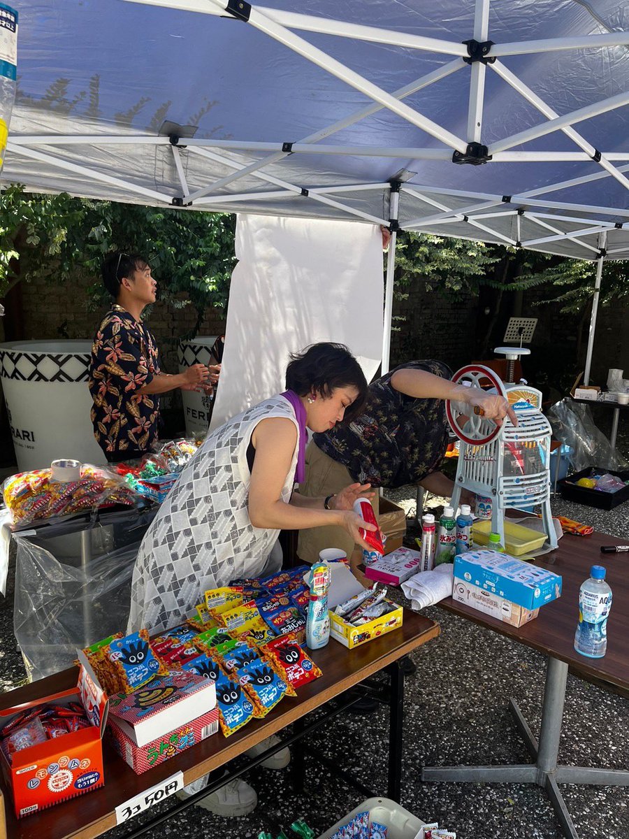takeuchikazhisa's tweet photo. #門司 を訪れた足で、#FU. と #BRICKHALL で開催中の夏祭りにお邪魔しました。
アートな空間に、人肌感あふれるアトラクション✨
スーパーボールすくいでお土産もゲット✨
お近くの方、お時間ある方はぜひ‼️ https://t.co/WrMPXLiQpB