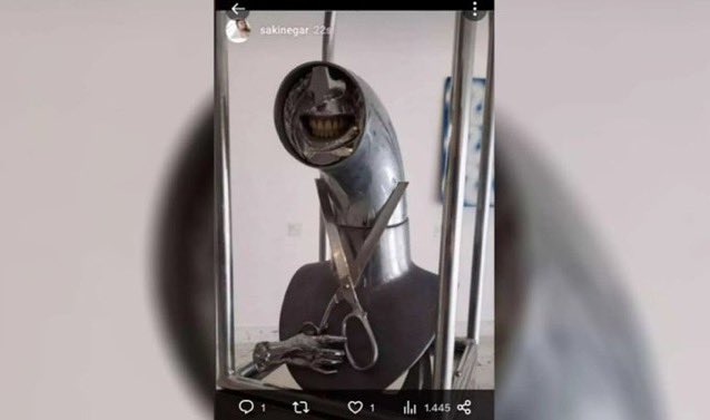 Cem Garipoğlu'nun kardeşi Sakine Garipoğlu'na ait olduğu iddia edilen paylaşım Türkiye'yi ayağa kaldırdı.

Münevver Karabulut'un otopsisinde, başı gövdesinden sağken ayrıldığı ortaya çıkmıştı.

Garipoğlu, daha önce de Karabulut'un öldürüldüğü koltukta kahkaha atarak poz verip