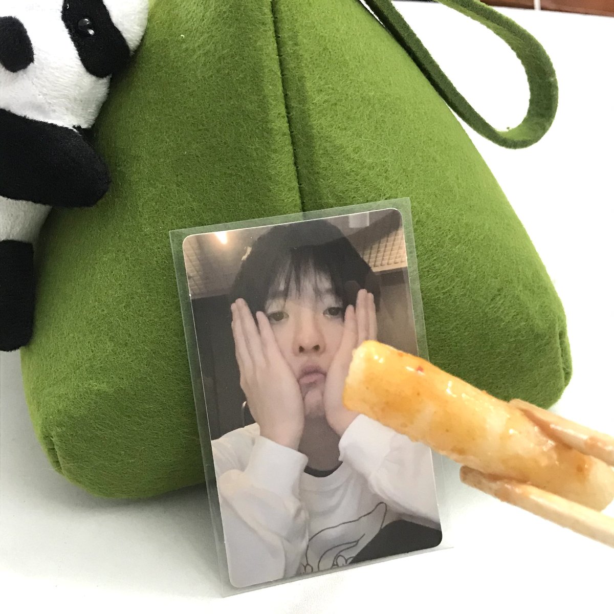 Emma29247404's tweet photo. 조승연 왜 밥을 안 먹어요🤔
#WOODZ #조승연 
#우리의_락스타_승연아_생일축하해 https://t.co/yOVNGSIPWl