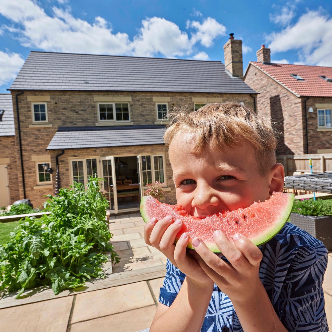 LindumHomes's tweet photo. We want to make moving easy for you🤩

We understand that moving can be a daunting task. 

That's why we offer a variety of schemes to make your move as easy as possible. As well as support and guidance from our Sales Team. 

Speak with us today: https://t.co/9fHpWPKWoS https://t.co/OgfAKgsXL4