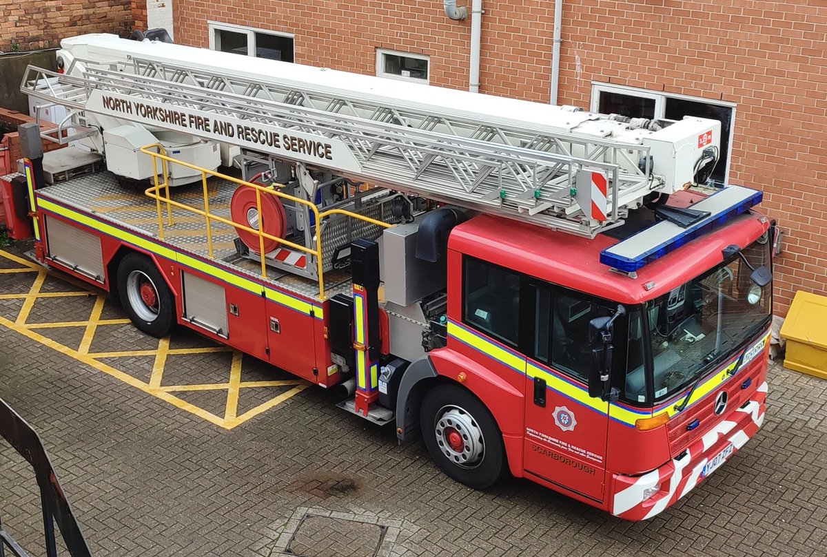 AHC_roadsafety's tweet photo. Scarborough Fire Station open day is still on today. 1100-1600 hours. And the rain is holding off! It's a free multi agency event. https://t.co/buYDuKRqop