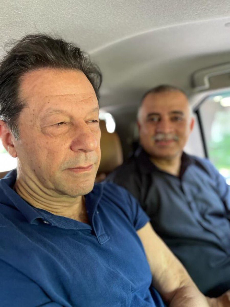 خان صاحب <a href="/ImranKhanPTI/">Imran Khan</a> کے چہرے کی ہلکی سی مسکراہٹ بتا رہی ہے پاکستان کے دشمن پہلے ہلے میں ہی ناکام ہو چکے ہیں
۔۔
“پاکستان کا بیٹا اللّٰہ کے سوا نا کسی کے آگے جھکا ہے نا اپنی عوام کو جھکنے دے گا”
انشااللہ