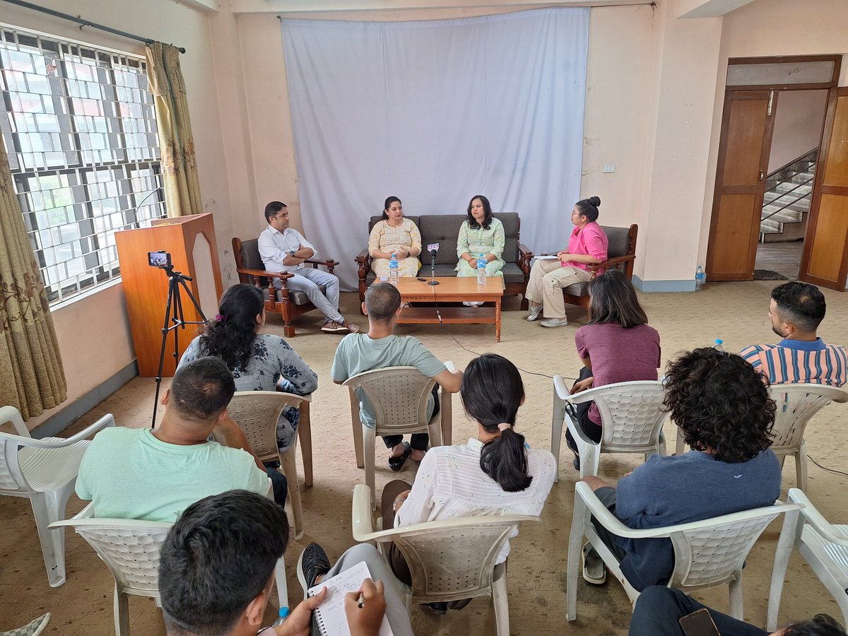 PHDGNepal's tweet photo. स्वास्थ्य नीति बहश शृङ्खला-३ अन्तर्गत आज हामीले
"बाँझोपनको मारमा दाम्पती" शिर्षकमा छलफल गर्यौँ ।
आगामी कार्यक्रममा फेरि भेट हुने नै छ । उपस्थित सबैमा आभारी छौँ ।
#phdg https://t.co/OqbcdsYbIV