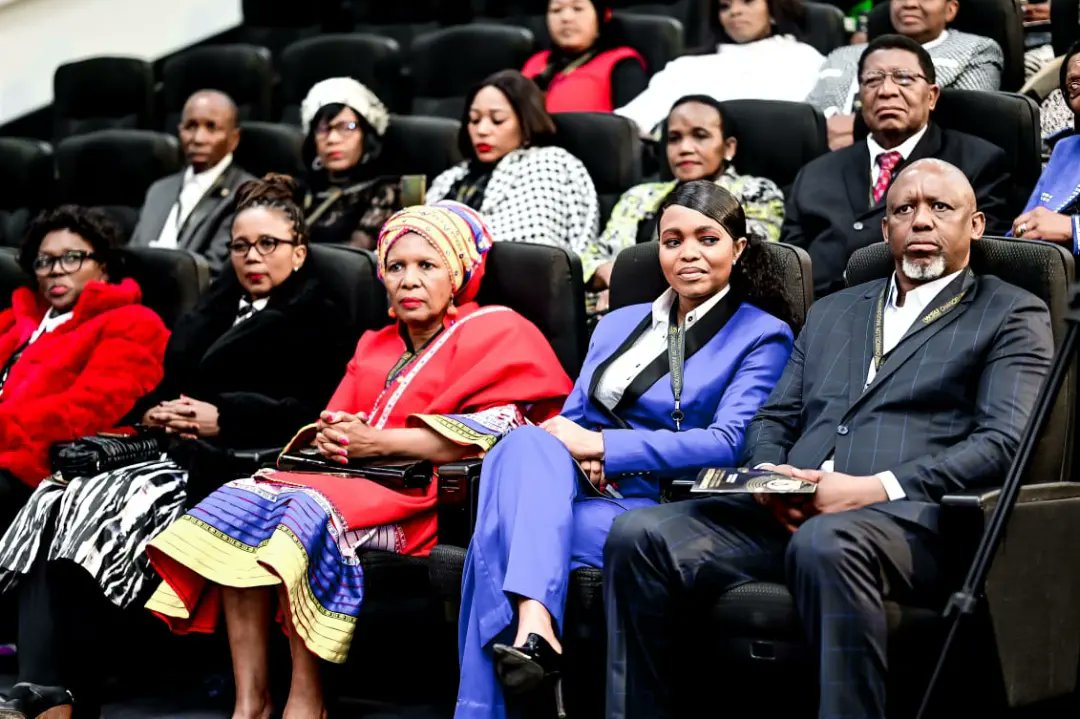 WalterSisuluUni's tweet photo. Esteemed guests including family, government officials as well as leaders of industry and academia have graced the Inauguration of WSU's newly appointed Chancellor, Ms Nonkululeko Gobodo. 

WSU WELCOMES MS GOBODO AND WISHES HER ALL THE BEST IN HER JOURNEY AS CHANCELLOR. https://t.co/gpfZJ7ZG61