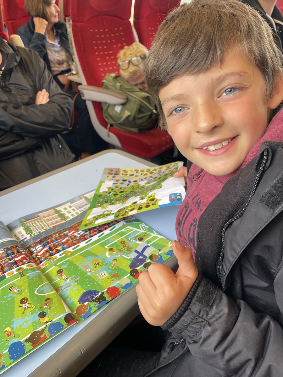 ironinlincoln's tweet image. Bit of #stickerbook action en route to #tamworth ⁦@SUFCOfficial⁩ ⚽️⚽️