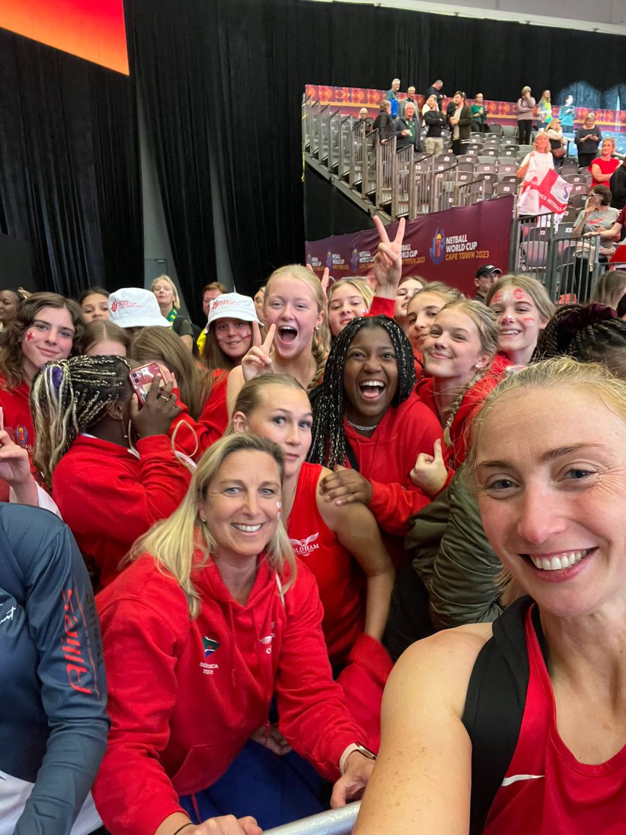OldhamNetball's tweet photo. That’s our girls @ljmalcolm1 @jadeyclarke ❤️💙@EnglandNetball @NetballWorldCup _ FINALISTS 🌹🌹⭐️⭐️ #ONCgirls #ONConTour #HistoryMakers #LifeTimeMemories #OneLastPush #WeBelieve #ThisTeam #ItsComingHome https://t.co/WrdrAutjnR