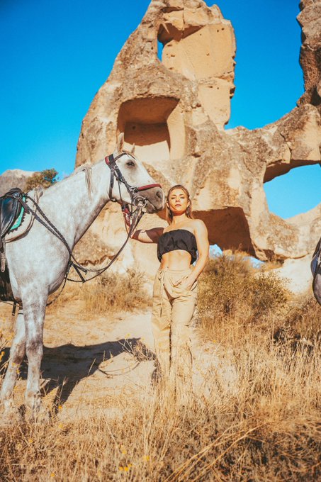 Anyone else like horseback riding?? https://t.co/DacfHtwxHb<a href="/tag/flytogether"class="tags"><span>#flytogether</span></a>