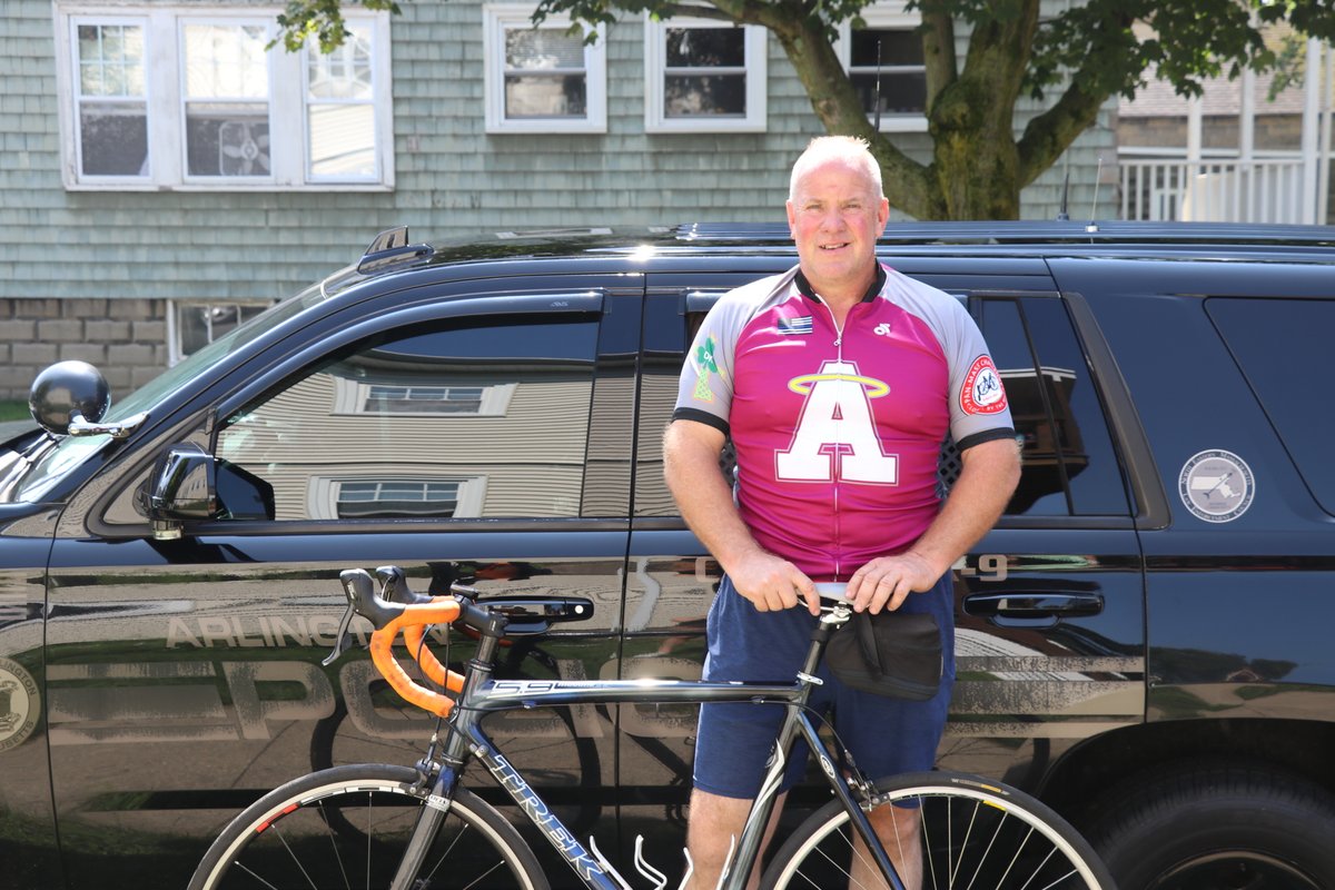 ArlingtonMAPD's tweet image. Today, K9 Officer Mike Hogan is riding the @PanMass challenge to fundraise for @DanaFarber. Wish him luck on his long journey ahead!
#PMC2023 #ArlingtonMA
