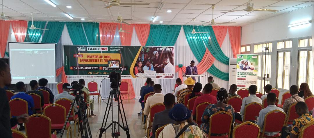 MiawoneneS's tweet photo. Le Togo, comme partout sur le continent africain, les entreprises sont au cœur de la 
production et de la circulation de la richesse et donc un véritable moteur d’émergence 
économique. Quelles sont les opportunités pour nous jeunes? Nous sommes au FACET pour en discuter. https://t.co/EeOc9SIFhr