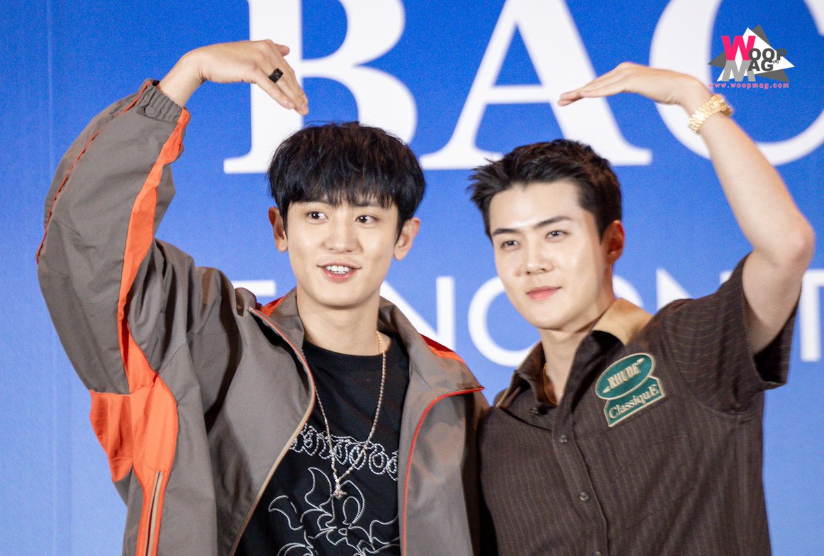 mdzlhcy_'s tweet photo. แล้วพี่ชานกับเซฮุนที่งานแถลงข่าววันนี้คือมากแบบกุอึ้งละ​ ออร่าตัวพ่อสุดๆ​ ยิ่งรูป​HQ​อันนี้คือกุอยู่ไม่ได้แล้ว​แบบพี่เค้าหล่อเกิน​ ฮือ​ เปนบุญของประเทศไทยยิ่งนักที่มีเซชาน​ ㅠㅠㅠㅠㅠㅠㅠㅠ https://t.co/puMdvycB8M