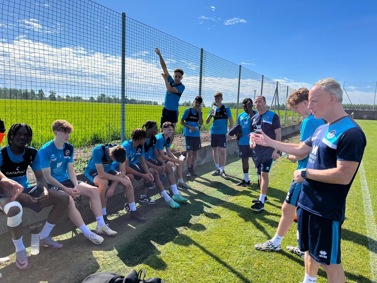 LFEonline's tweet photo. ๐ฑ๐ญโฝ๏ธ EMS reflection, goal setting and training for @MillwallAcademy this morning!
๐ฎ๐น #LFEtrip #TuringScheme @TuringScheme_UK https://t.co/5IatDq3w3n