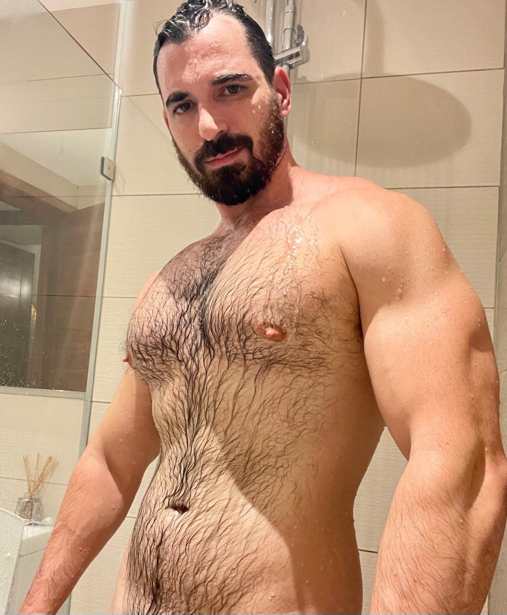 THICKmacho's tweet photo. Nothing beats that after beach shower 💦
https://t.co/0YCTpDYal1 https://t.co/UuVMkw3Q9k
