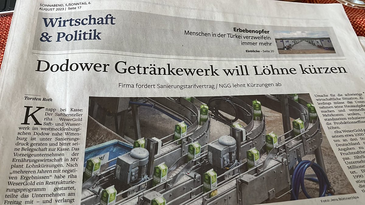Überall werden die Löhne erhöht oder Inflationausgleich gezahlt. Hier im Osten ➡️ Einer der größten Fruchtsafthersteller Europas möchte von seiner Belegschaft ein Sanierungsbeitrag, um wieder Fit für die Zukunft zu sein.