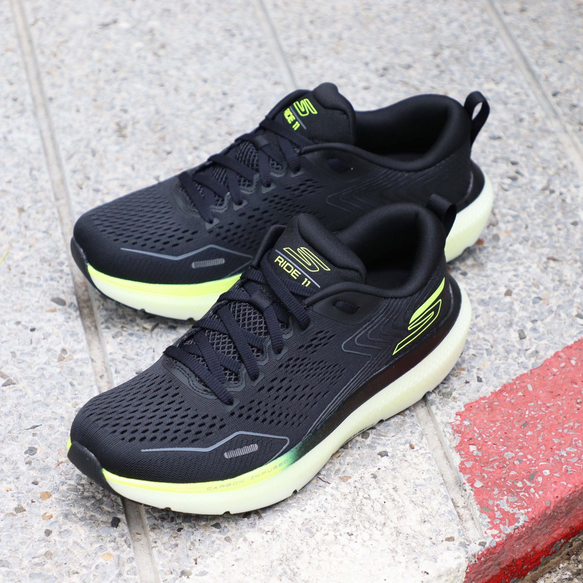 SKECHERS_UK tweet media