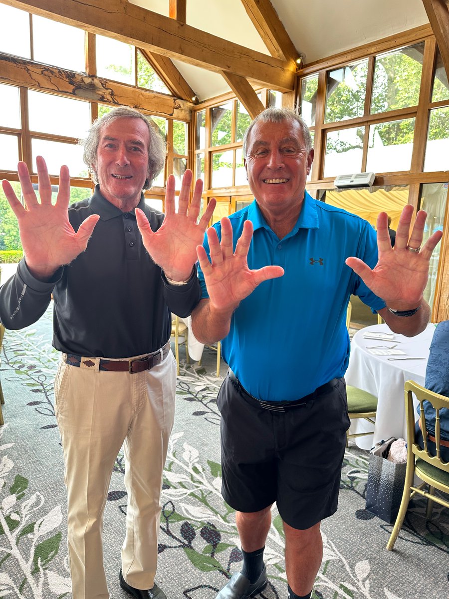 It was great to catch up with Pat Jennings for some golf ⛳️ the original #goalkeepersunion ⚽️👍
