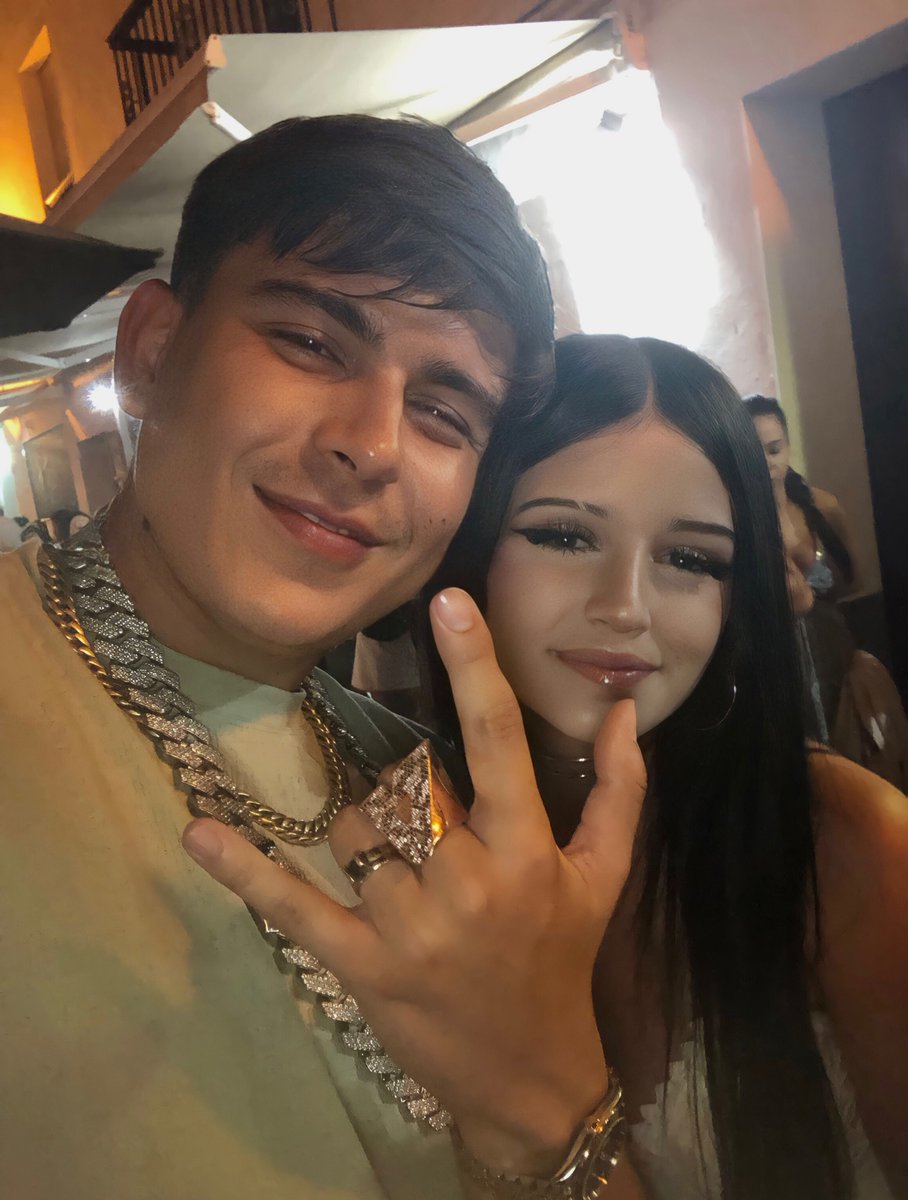 badfaceana's tweet photo. la subí en todos lados pero aquí no, con mi diablooo @ysy__a @SponsorDiosOK 💋 https://t.co/6fZiwPmrx4