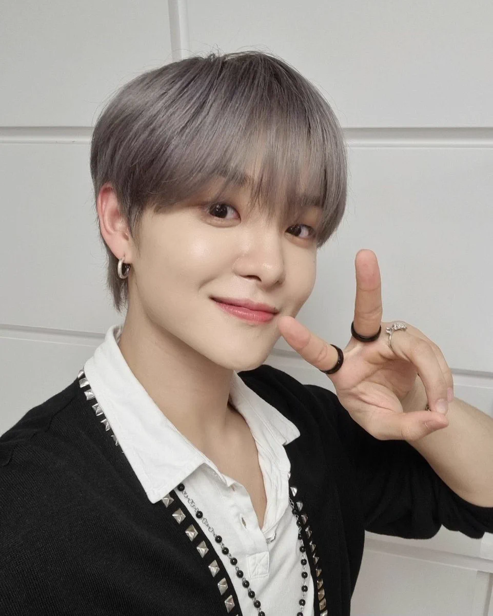 TREASURE ジフン reboot nina X:ssä: ”かわいい この髪色好き #TREASURE #REBOOT #JIHOON #지훈
