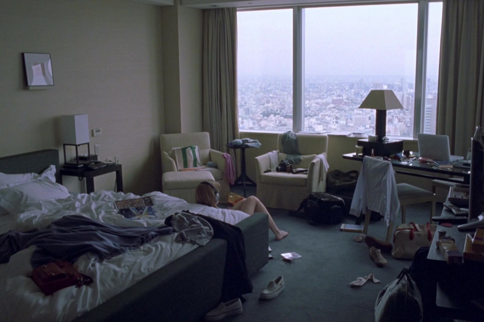 elaine on X: "hotel room in lost in translation, 2003 / sofia coppola's office, 90s https://t.co/8die5KHTdM" / X