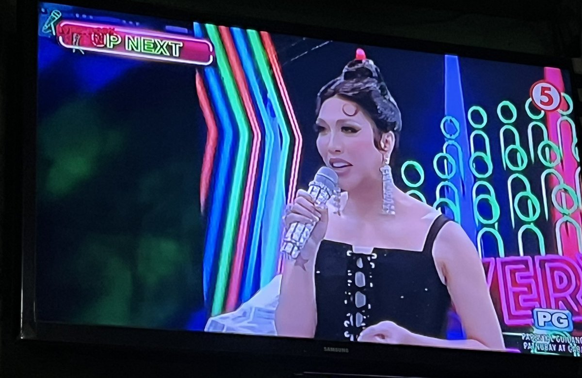 laagansiDOMS's tweet photo. VICE SING GANDA A #EverybodySingService

Watching from Cebu City. ❤️ https://t.co/ZixZ8ybahU