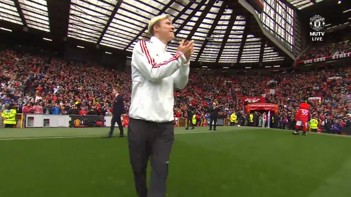 utdreport's tweet photo. Boyhood Manchester United fan Rasmus Hojlund walks out at Old Trafford.

Dreams do come true ❤️ https://t.co/H3W3YP0v4Y