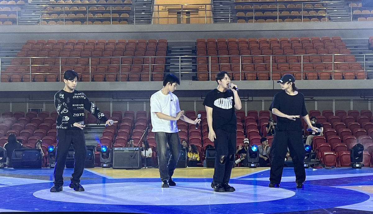 bgyo_ph's tweet image. #BGYO | It’s GAME ON time! 🤜🏻

Let's celebrate this extraordinary day as we welcome the newest members of the Thomasian community! The doors are open for walk-ins. Don't miss the fun!💥

Watch the #ThomasianWelcomeParty2023 livestream via UST Tiger TV FB! 

#USTROARingWelcome