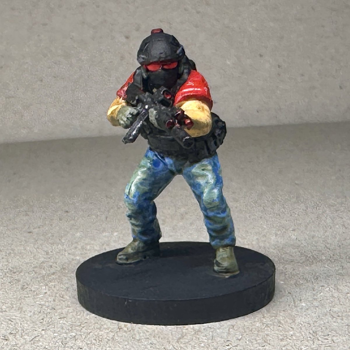 PMC squad in #blackpowderredearth style. Very nice #3dprint by @MiniaturesPat . First approach to painting denim 
#28mmminiatures
#miniaturepainting 
#modernminiaturewarfare
#spectreminiatures
#skirmishwargaming
#tabletopgames
#wargaming