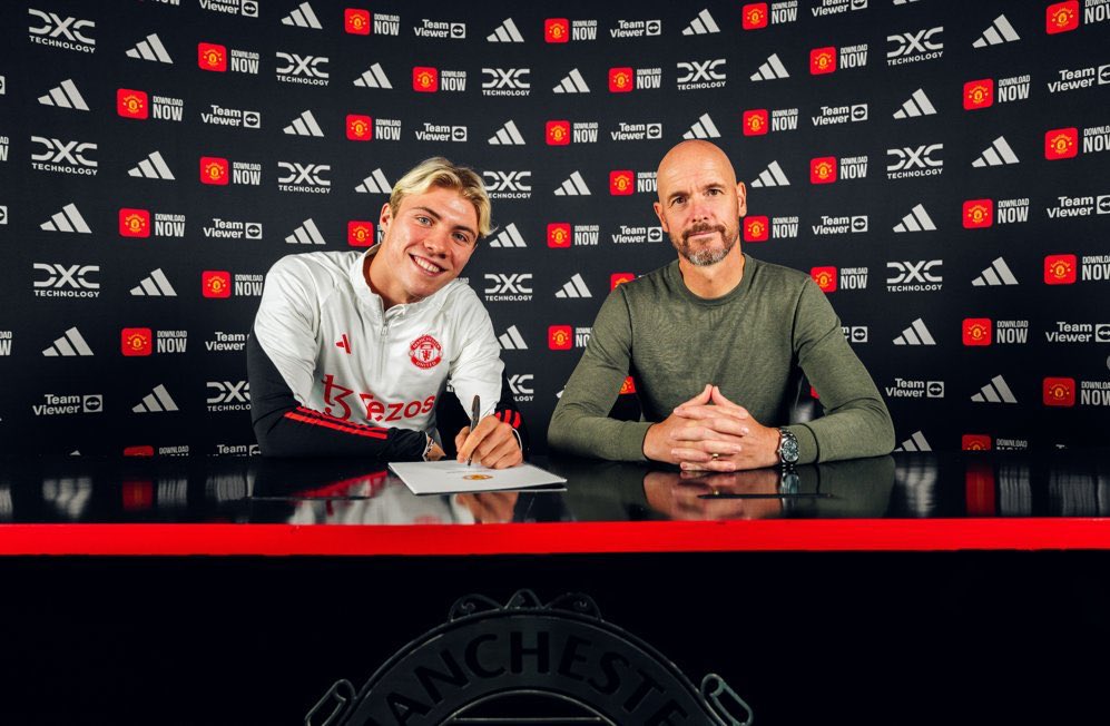 UnitedStandMUFC's tweet photo. 🇩🇰 Rasmus is a Red! #mufc https://t.co/Pa5WCoa2o1