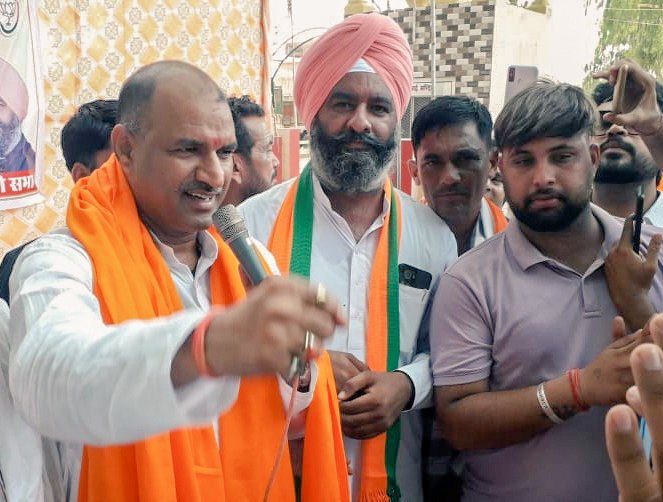 Devender24F's tweet photo. भारतीय जनता पार्टी राजस्थान के प्रदेश अध्यक्ष श्री सीपी जोशी जी के श्रीकरणपुर विधानसभा में प्रथम बार आगमन पर सर्व समाज पंजाबी सभा द्वारा पदमपुर में सैकड़ों समर्थकों के साथ स्वागत किया गया |

सरदार देवेन्द्र सिंह 24F https://t.co/XPCDgN61bP