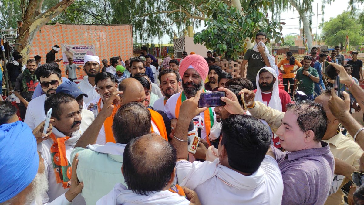 Devender24F's tweet photo. भारतीय जनता पार्टी राजस्थान के प्रदेश अध्यक्ष श्री सीपी जोशी जी के श्रीकरणपुर विधानसभा में प्रथम बार आगमन पर सर्व समाज पंजाबी सभा द्वारा पदमपुर में सैकड़ों समर्थकों के साथ स्वागत किया गया |

सरदार देवेन्द्र सिंह 24F https://t.co/XPCDgN61bP