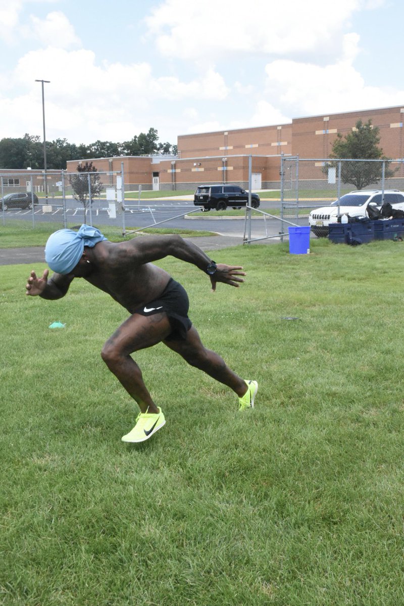 win_performance's tweet photo. "Some will hate you. Others will dislike you. It's because most people can't handle the truth so they'll hate you for it. So you do it for the ones who like you with the energy from the ones that love you". https://t.co/rcQUAB9BE8