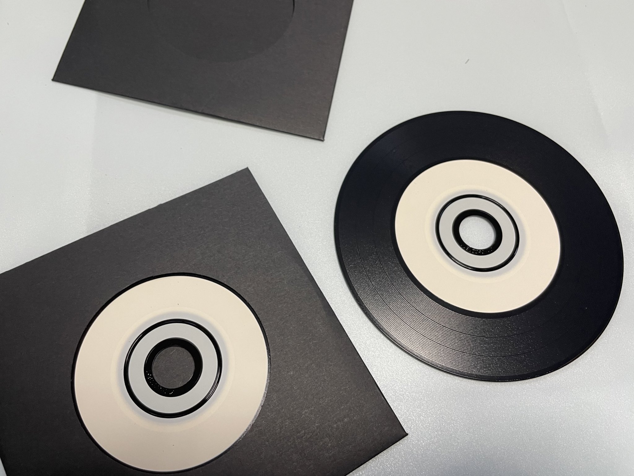 レコード型CD-R@BASSHOLIC (@vinyl_cdr) / X