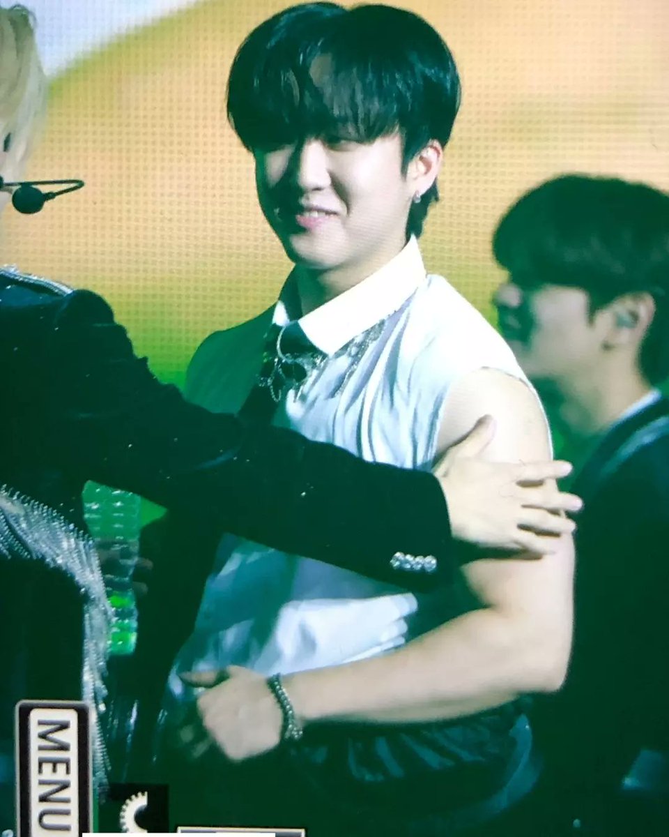 Tiny hand

#changlix #felix #changbin #straykids 
#필창