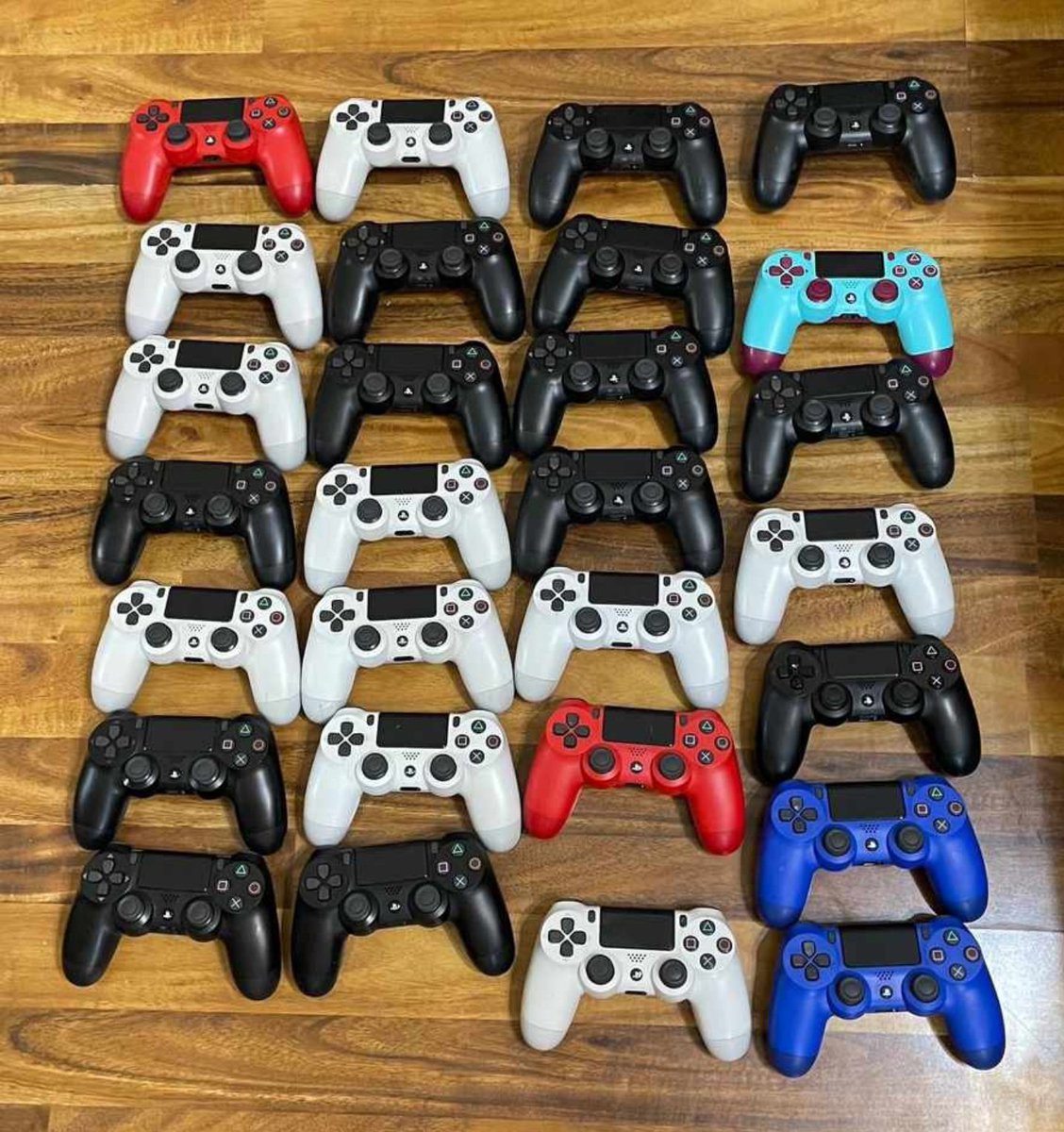 Its_Jongotz's tweet photo. Karibuni wateja wangu 
📍 Kariako Mtaa wa Lindi 
#0657226951 Whatsapp 
#JongoStore #JongoGroup #JongoGamestz https://t.co/4MLtUGeE4w