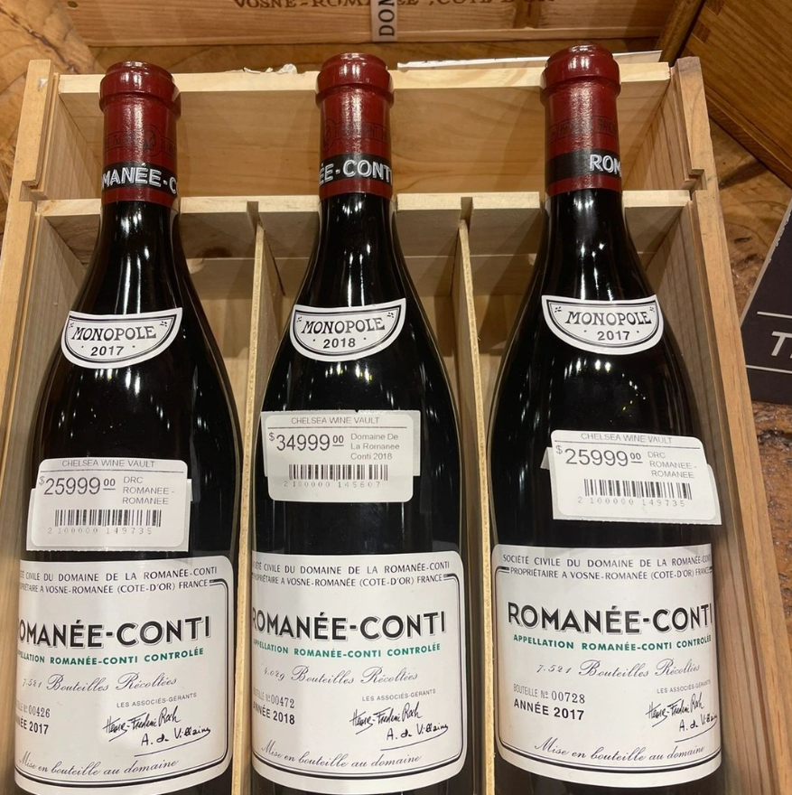 Moon_198700's tweet photo. 2017 and 18 Romanee Conti  🍇    🍸  🍇    🍸
#winelover #winemaker #poesiawine #volarewine
#sommelier https://t.co/ZjKj0dSZmm