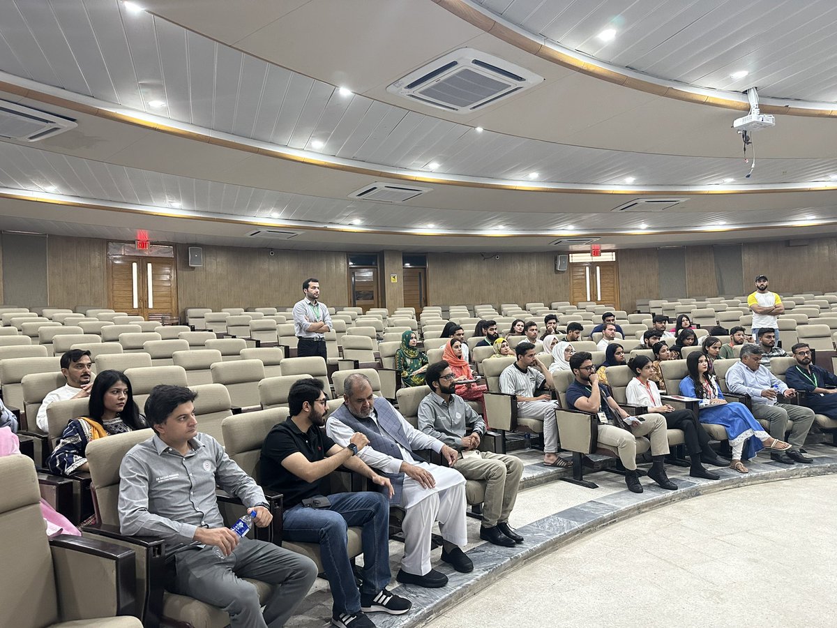 PakistanYpdc's tweet photo. Day 2: 
Mr. Waqas Iqbal is addressing the  Environment and Climate Change module. He emphasises the need for climate smart agriculture and climate job creation , considering the ongoing challenges #youropinionmatters #5Es #PMC23 #YPDCUOL 🌊🌱 https://t.co/3QslAynZye